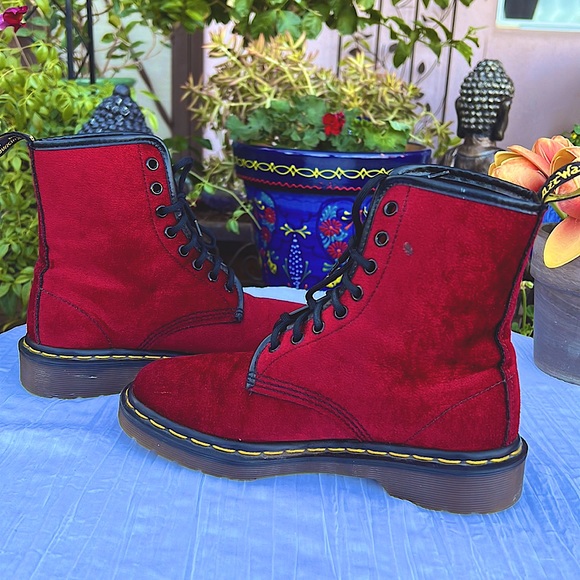 🏴 Dr. Martens MIE Vintage Red Velvet Boots UK 5 - Picture 14 of 17